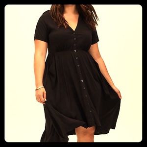 BLACK CHALLIS BUTTON FRONT SHARKBITE MIDI DRESS